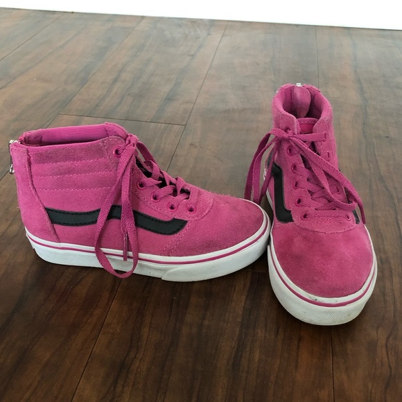 girls black and pink vans